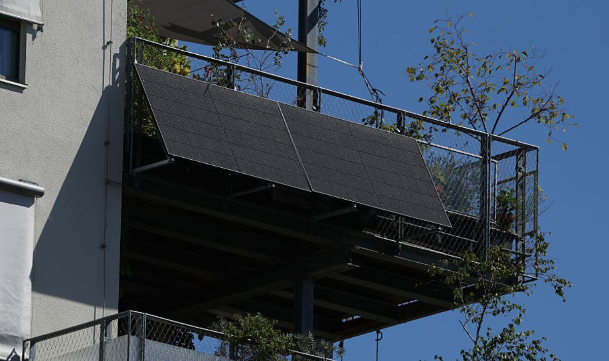 Plug in solar: An experiment